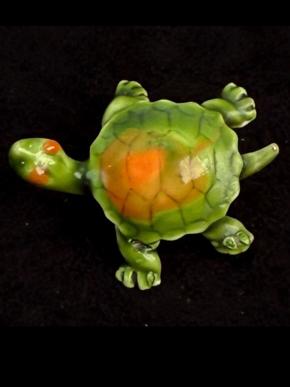 Itty-bitty, super cute baby turtle vintage, brooch pin